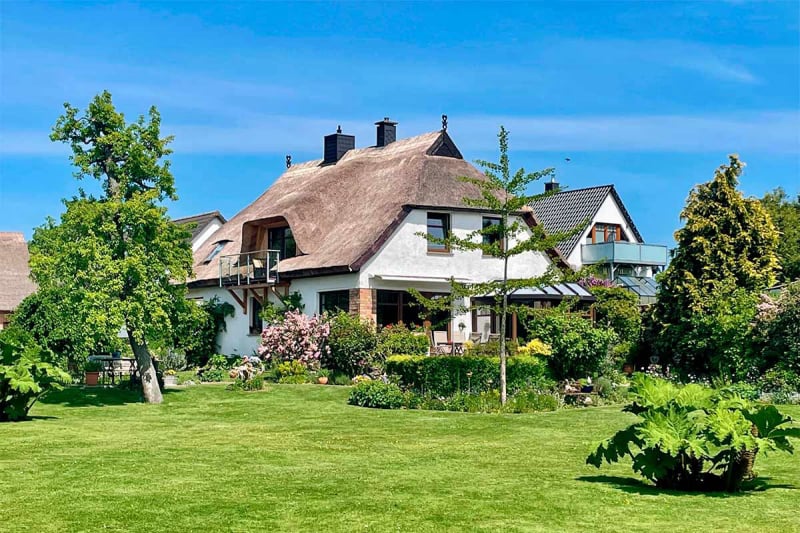 Hoffläche mit Wohn -und Ferienhaus